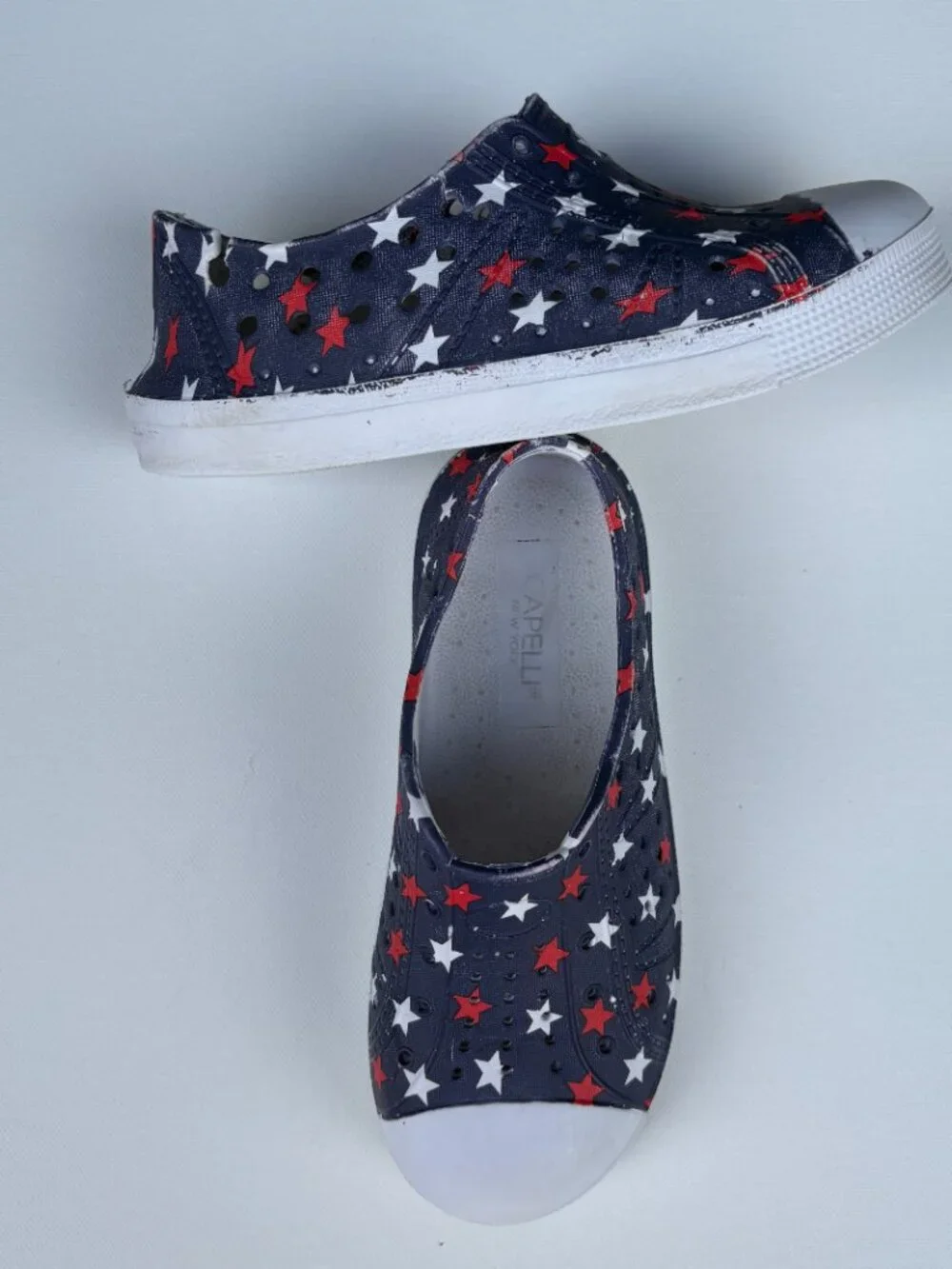 Capelli New York Girls' Water Shoes Blue with Red and White Stars size 10